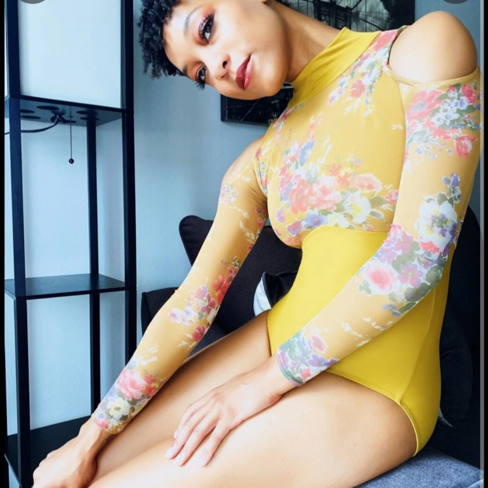 SOLD EBY: Eleve leotard Jessica mesh sleeves prismatic medium - Picture 6 of 6